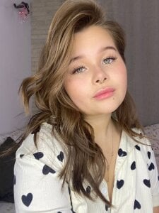 Anna_Nicol Hearts outside, hearts inside Pic 3