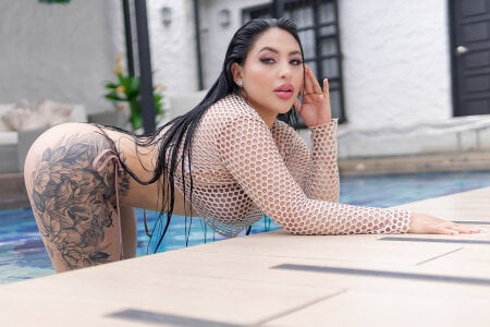 MiaRoberts1 Serene as water, free as the breeze. Gambar 3