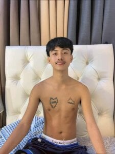 hardcocktwink kisses Pic