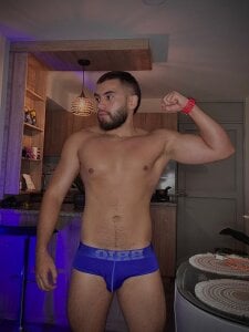 Thiago de ThiagoHunk  2 photos