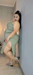 Do you like it better with the dress or without it? 🔥🔥 de Clarigil  Imagens