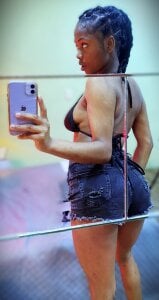 KiaraVixen Public Pic 5