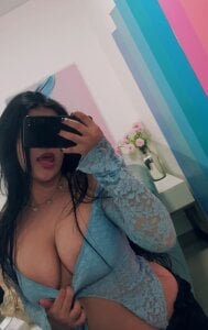 GiaBlaze_ “If you keep looking at me like that… you’re going to like me too much.” 圖片 2