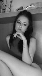 Arria_Stark Meet Aria Pic