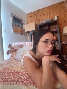 YareliON Just Me Pic 4