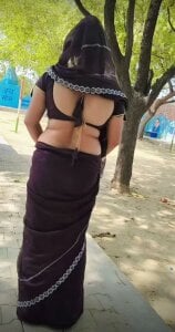 Hot_bhabhi300 Public Pic 2