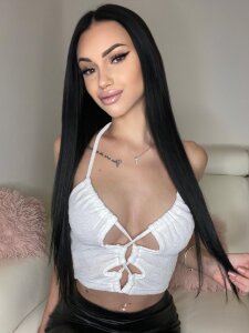 ilariea_girl 🤍 Pic