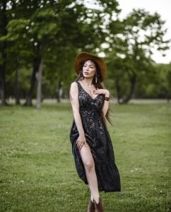 Viktoria_Grand Your girl with a twist Pic 4