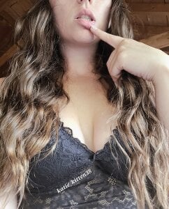 katie_kitten38 Public Pic