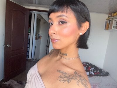 _Saraaparker_ I'm just a girl 😉 Pic 4