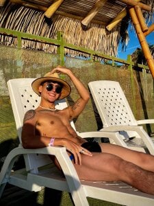 CamiiGuzmanX pool day Pic