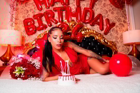 AnahisBennett Birthday Queen 👑🎂 Foto