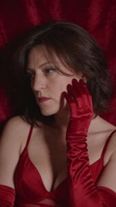 Lady in red de Vivian_Violet_  5 Imagens