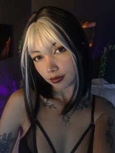 Evelyn_R_ Pretty Pic 2