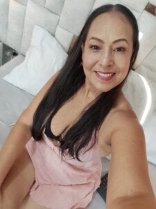 Sara_BigAss- pink Pic 4