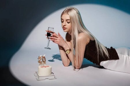 Public de TiffanyPeachi  2 Imagens