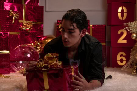 TheoHart_ Happy new year 2026 Pic 4