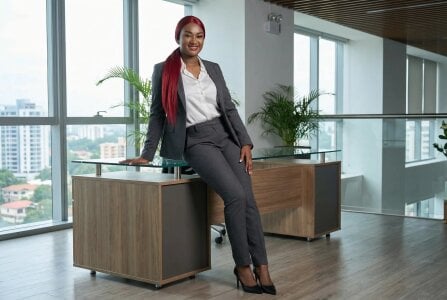 AdrianaVegga New Bilde 3