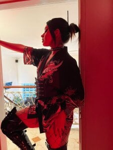 Agnes_jones_ Temple of Silk and Shadows Pic 7