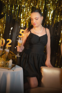 ElizabethMartinez happy new year Pic 5