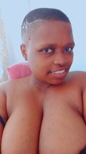 lady-zeei Lady-zeei Pic 3