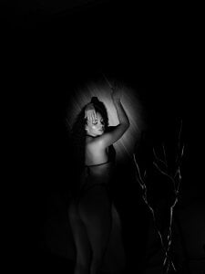 PaulinaSaint Mysterious girl Immagine  6