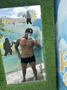 Mrernest Fotos sexys bronceándomelo Pic 2