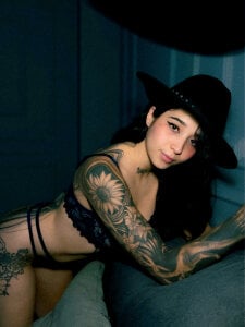 VenusClaire_ I have ink on my skin and fire in my eyes. Immagine  2