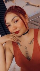 If you love bold girls, you’re in the right room 😈🔥 Deep vibes activated… don’t look away 🤤💦 de Halleyrosse  6 Imagens