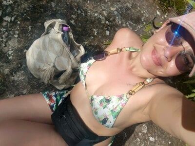 meli__brown For a walk Foto 2