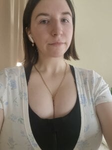 DejaMervis Public2 Pic 3