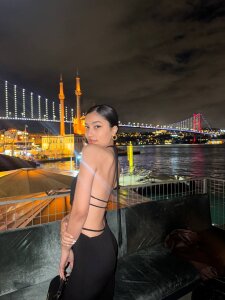 Jacquelinne_ Public Foto 3