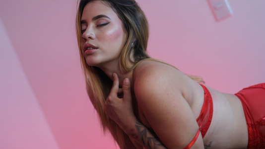 StephanieMadison R E D ? Pic 3