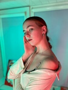 RochelCozzi Cold neon, warm silence 사진 6