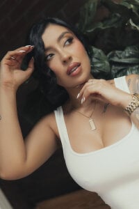 ChloeManson's Nature and Elegant Sex Photo 1