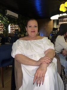 vanessa_moka come to more feet to eat the crumbs that fall,damn bitch, that's what you deserve Pic 7