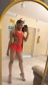 Sammy_Millers: LITTLE DEVIL READY FOR YOU😈 ( 3 фото)