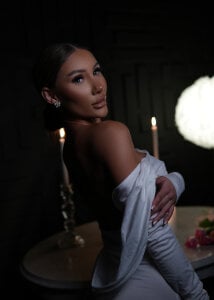 AvaHeathWhat happens after midnight 👀 Bild 5