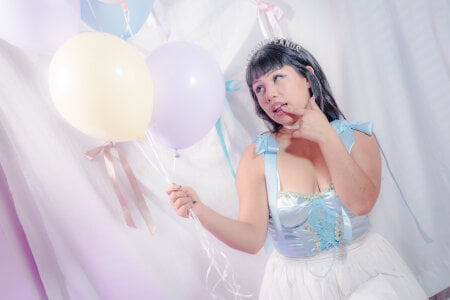 Lia_Kitten2 HBD to me ! 💜 Pic