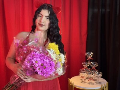 AnithaaYork Be my Valentine 💖 Bilde 3