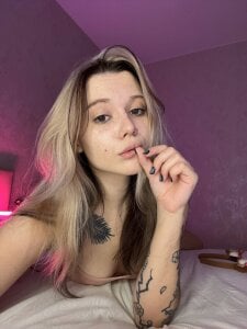 AliceTeaseのPublicの 2枚の写真