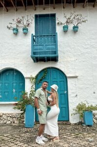 Susi_and_mat Santorine colombia Pic