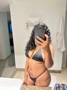 candy_hot_444 Latina Pic 3