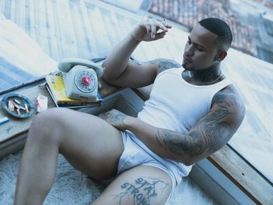 zaiin_diesel smoking this beautiful view 🕷️ Pic 7