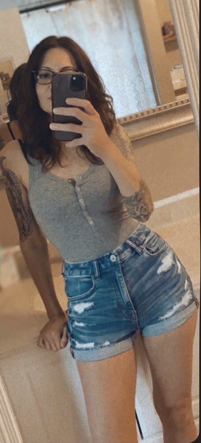 Join DanniBabe Live Sex Chat - Profiles, Reviews, & Porn