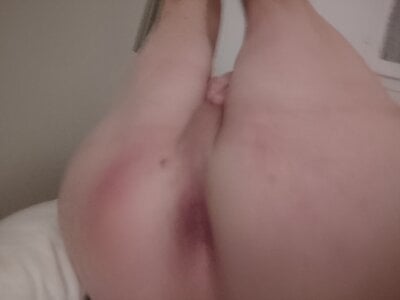 Après avoir été sauté par 4 bites blacks dans une chambre d'hôtel de Stevieiii  3 Imagens