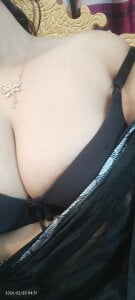 black saree with beauty queen❤️😘 de Beauty_Queen_Soniya  3 Imagens