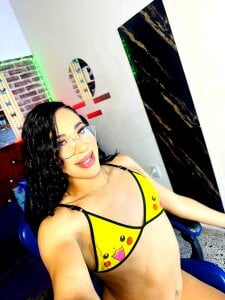 angelitasexxxhot 💚✨ Yellow that hypnotizes… pics to watch slow 😈📸 Hình 3