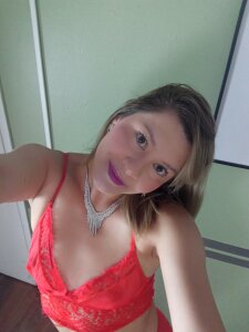 beautiful red of love and passion od Chanelll_Taylorr_  7 snímek