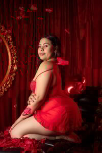 luna_velvett_ My juicy Body firts session, wanna date Foto 2